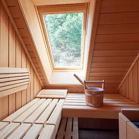 & Restaurant Linde 3* Münstertal