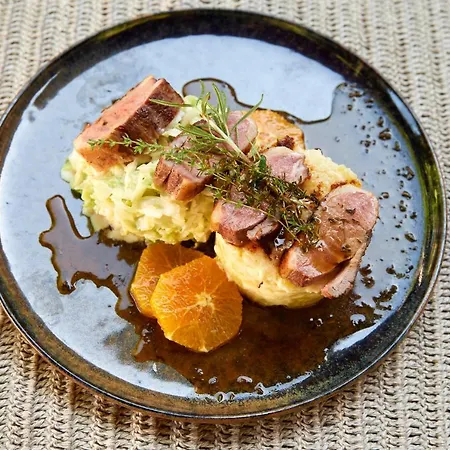 & Restaurant Linde