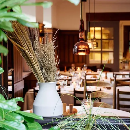 & Restaurant Linde