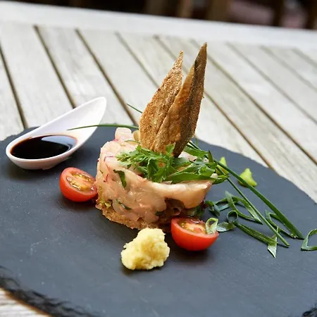 Hotel & Restaurant Linde 3*