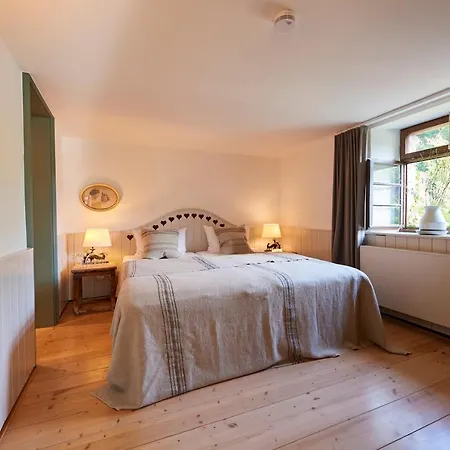 & Restaurant Linde Hotel Muenstertal